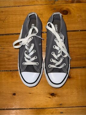 Converse Kids Low-Top Sneakers in Gray with White Accents